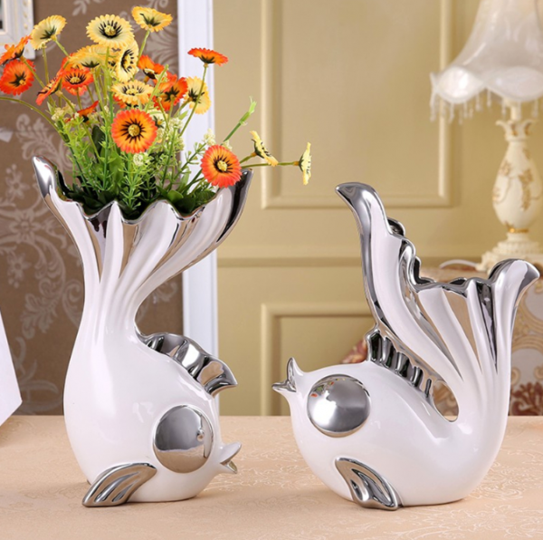 Hiasan Vas Keramik dengan Motif Ikan